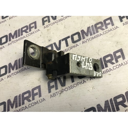 Петля двери передней левой верхняя Fiat Punto 3 2005-2018 51825647